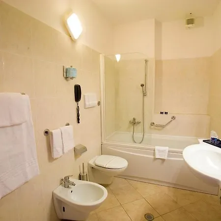 Esperia Hotel 3*