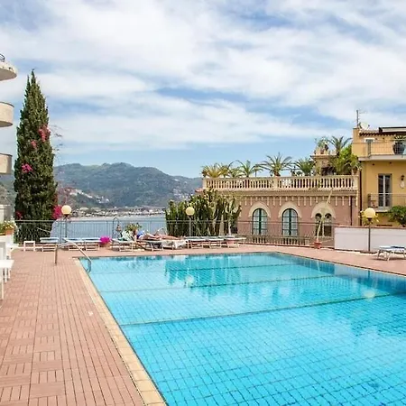 Esperia Hotel 3*