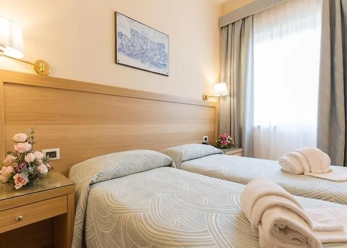 Esperia Hotel 3*