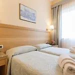 Esperia Hotel 3*