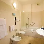 Esperia Hotel 3*
