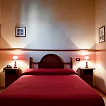 Esperia Hotel 3*